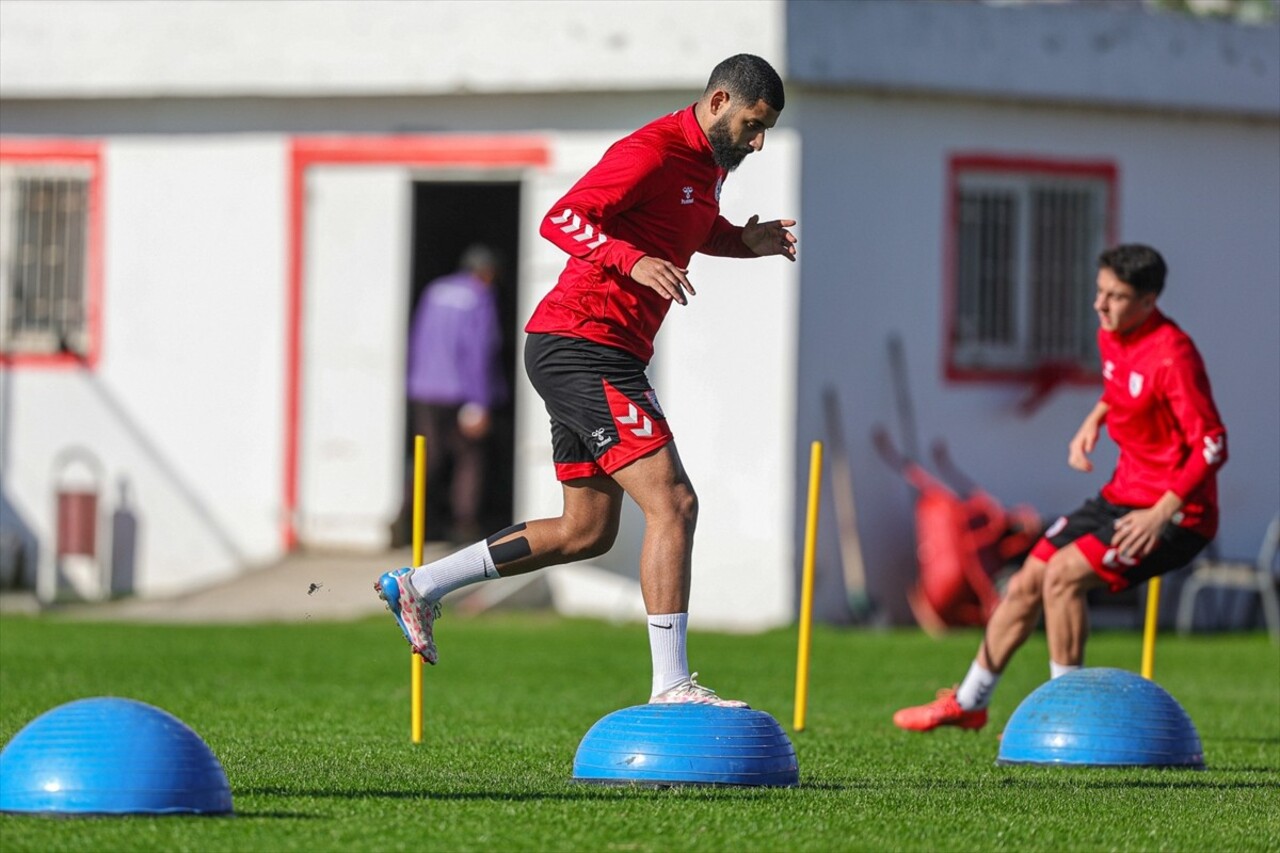 Reeder Samsunspor, Trendyol Süper Lig'in 13. haftasında sahasında Corendon Alanyaspor ile yapacağı...