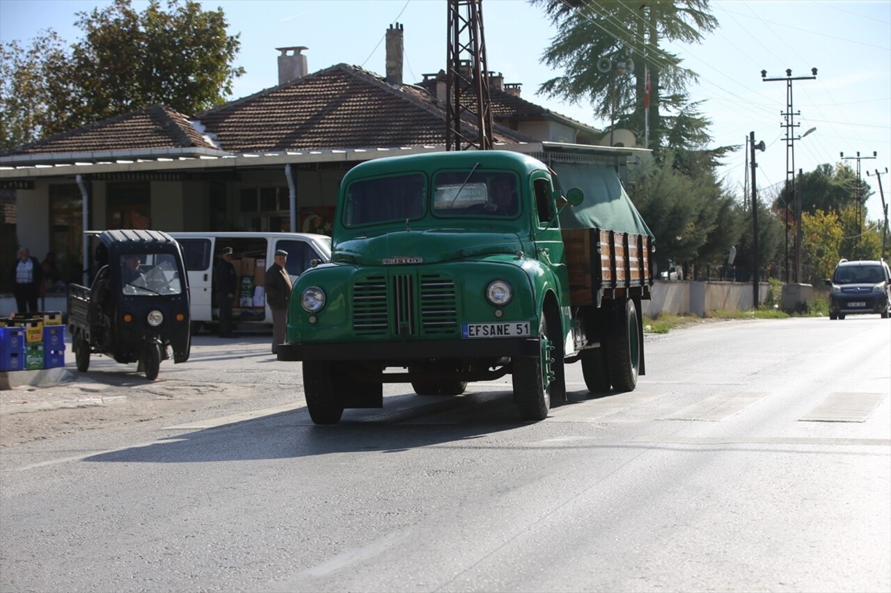 Kırklareli'nin Lüleburgaz ilçesinde yaşayan 71 yaşındaki Ahmet Hamdi Toraman, baba yadigarı 1951...