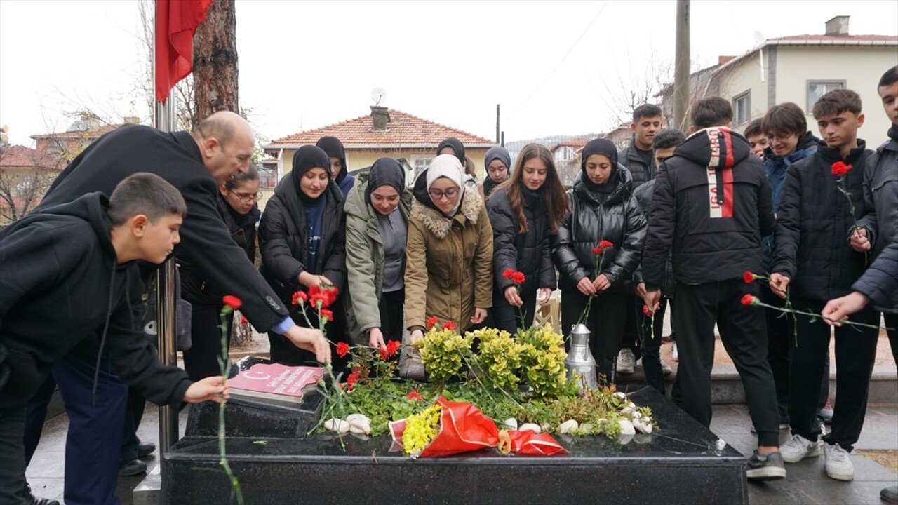 Batman'ın Kozluk ilçesinde PKK'lı teröristlerin saldırısında şehit olan öğretmen Şenay Aybüke...