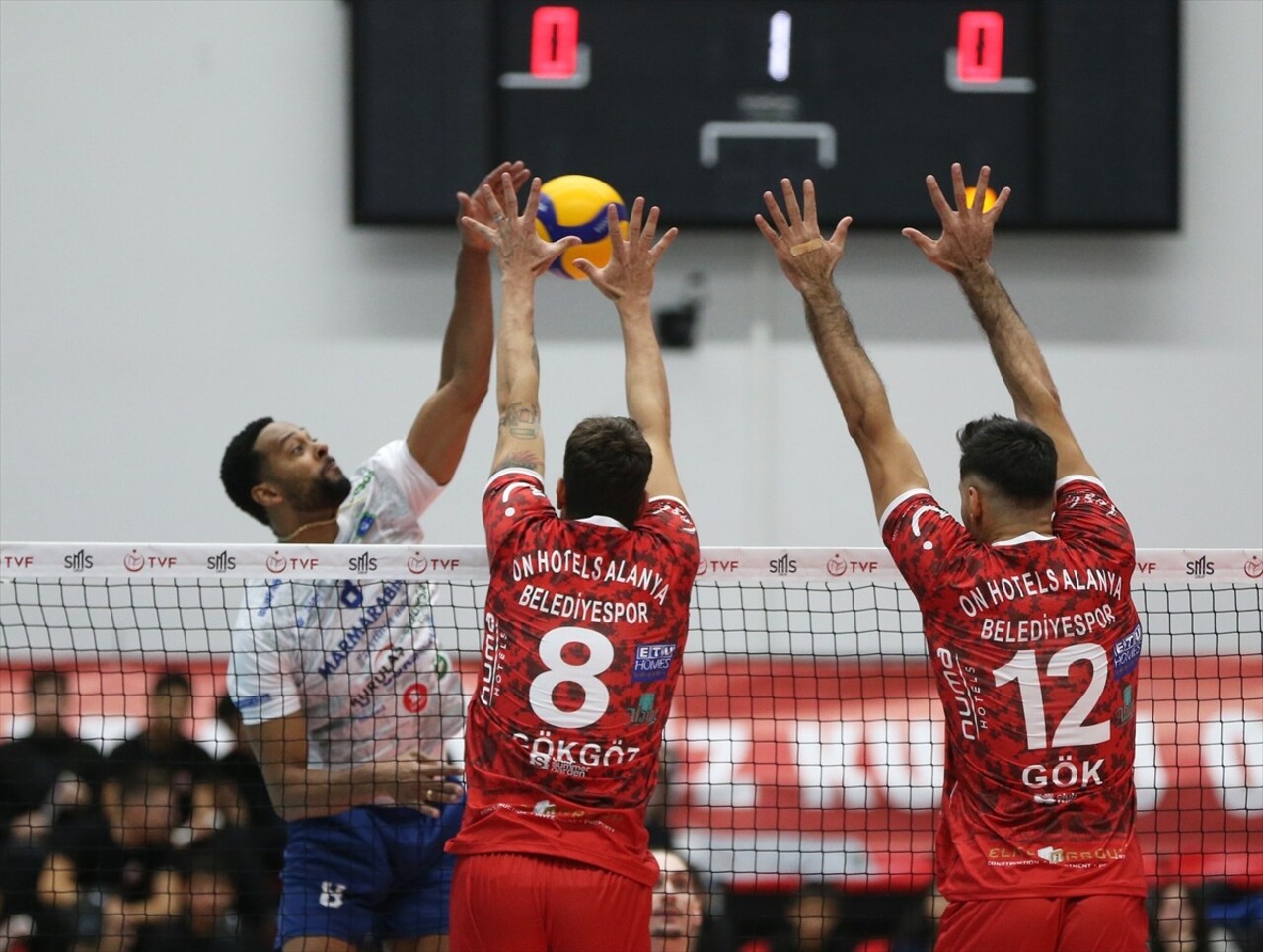 Voleybol SMS Grup Efeler Ligi 9. hafta mücadelesinde On Hotels Alanya Belediyespor ile Bursa...