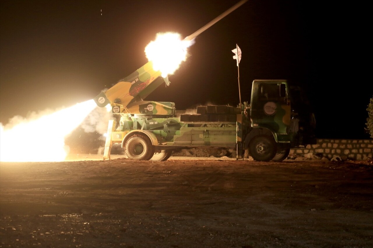 Suriye'nin kuzeyindeki Halep ilinin Münbiç ilçesinde işgalini sürdüren terör örgütü PKK/YPG, Bab...