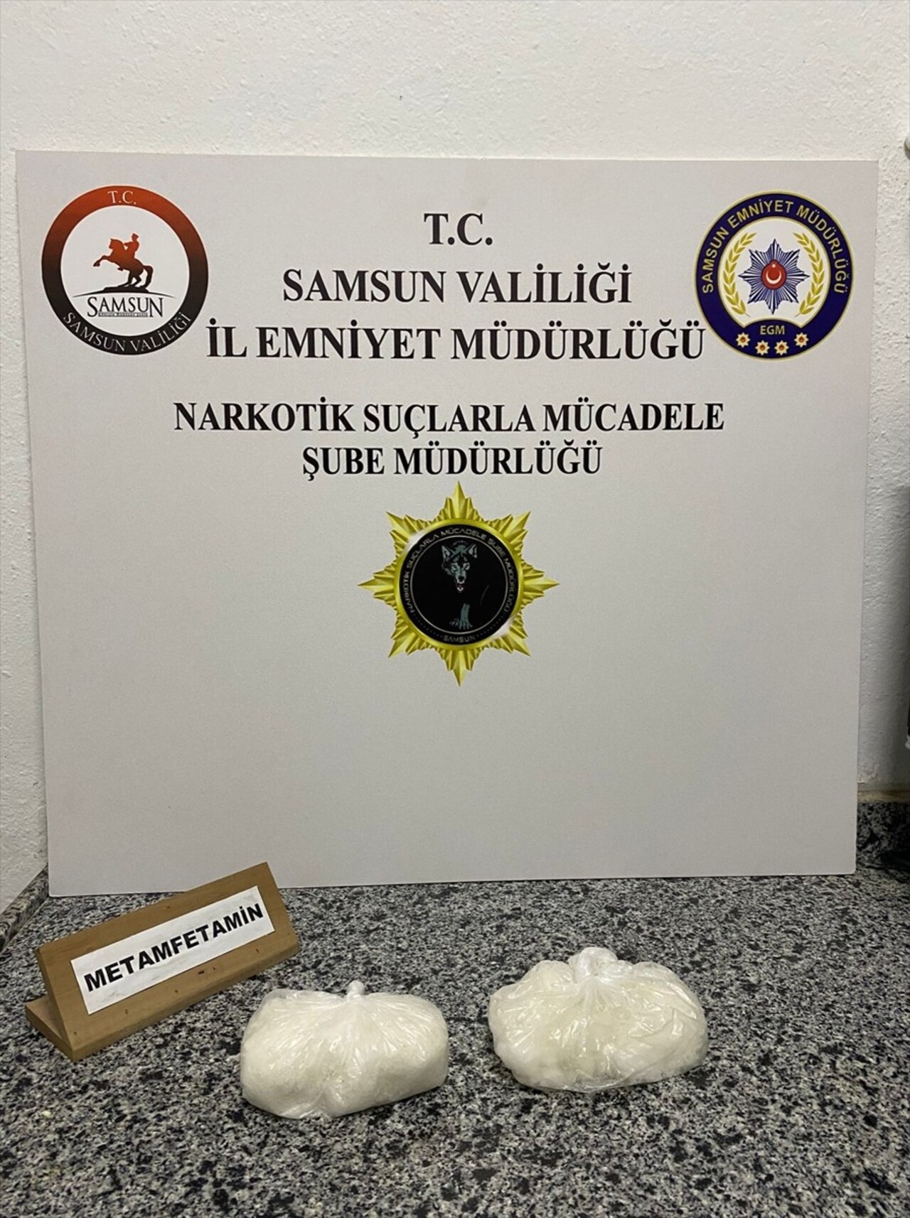 Samsun'un Havza ilçesinde düzenlenen operasyonda, aracında yarım kilogram sentetik uyuşturucu ele...