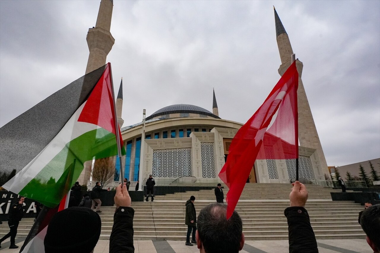 Ankara Filistin Dayanışma Platformu üyeleri, "Filistin Halkıyla Uluslararası Dayanışma Günü"...