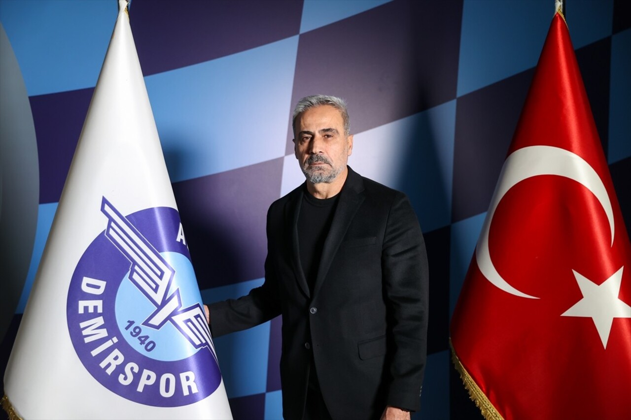 Trendyol Süper Lig ekiplerinden Adana Demirspor'da teknik direktörlüğe Mustafa Dalcı (solda)...