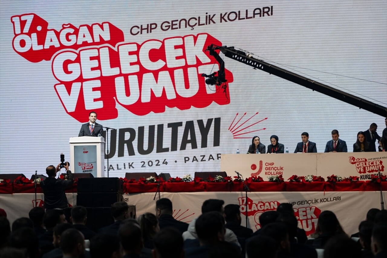 CHP Parti Meclisi (PM) Üyesi Cem Aydın, Gençlik Kolları Genel Başkanlığına seçildi. Aydın...