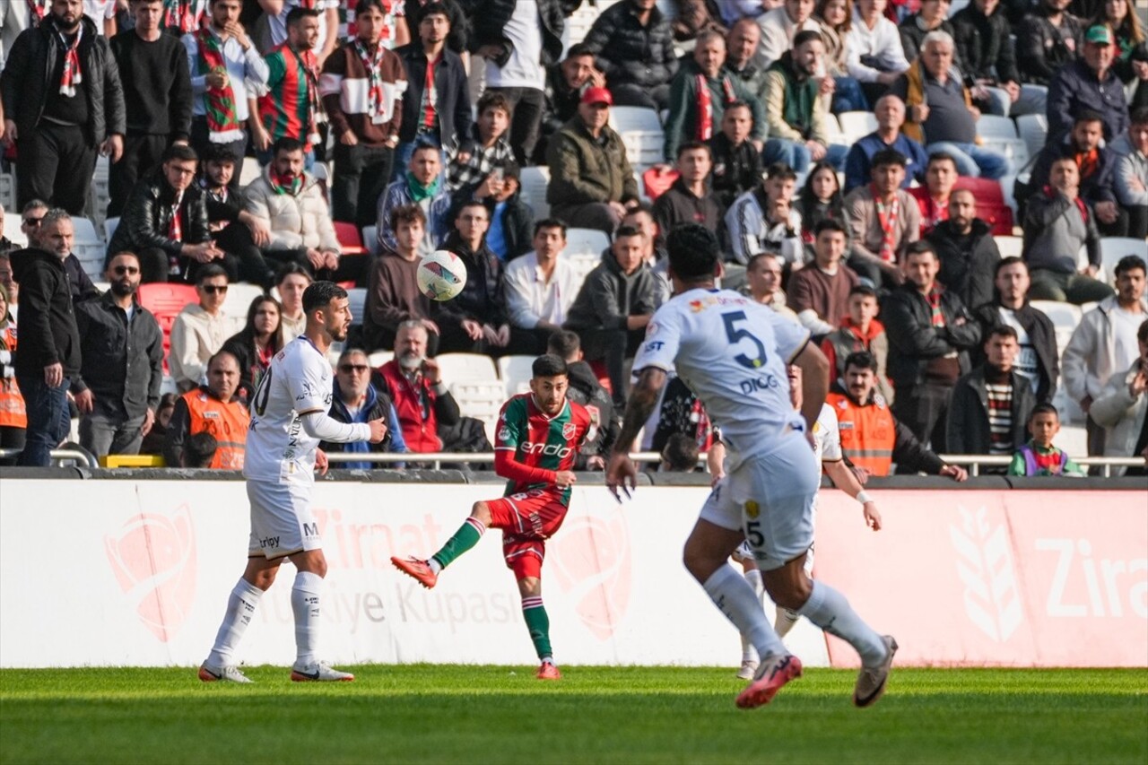 Ziraat Türkiye Kupası 4. turunda Karşıyaka ile MKE Ankaragücü Alsancak Mustafa Denizli Stadı'nda...